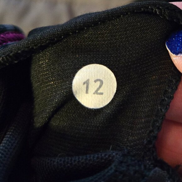 Lululemon Flow Y Bra IV - 12 - Picture 7 of 7